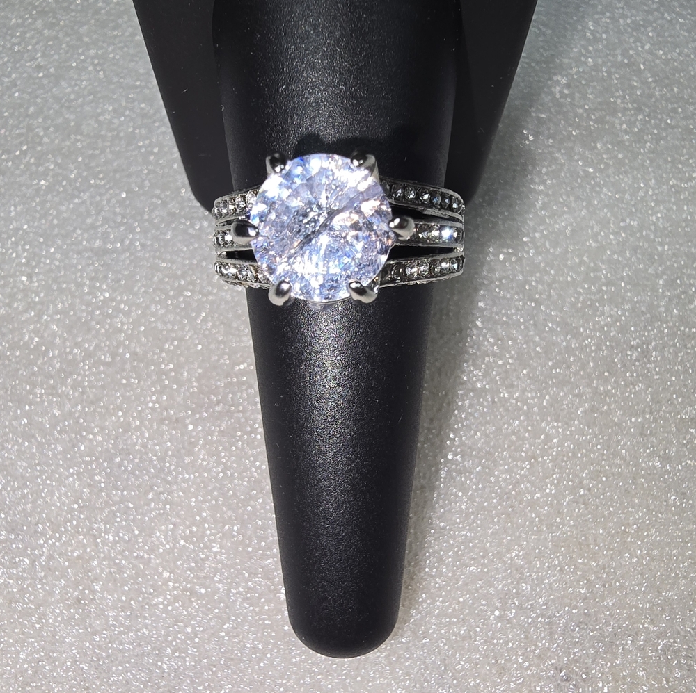 LARGE DIAMOND SIMULANT RING